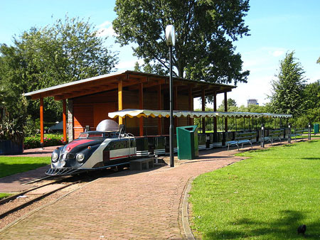 800px-Amstelpark_amsteltrein2